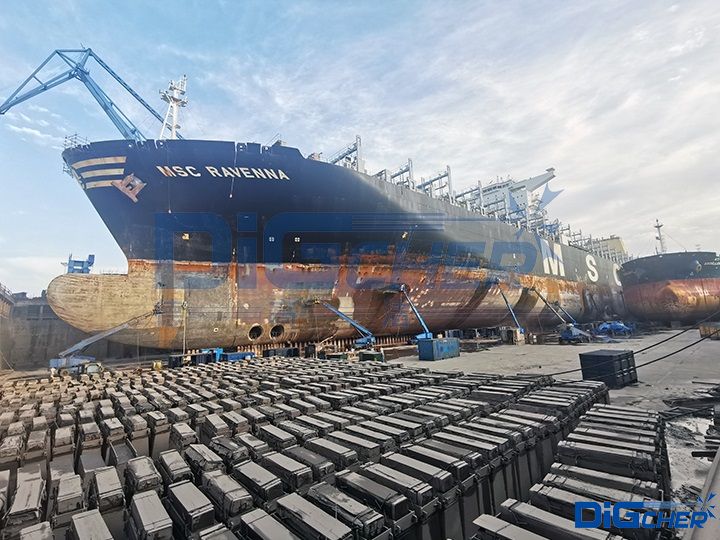 船塢待修整的船舶